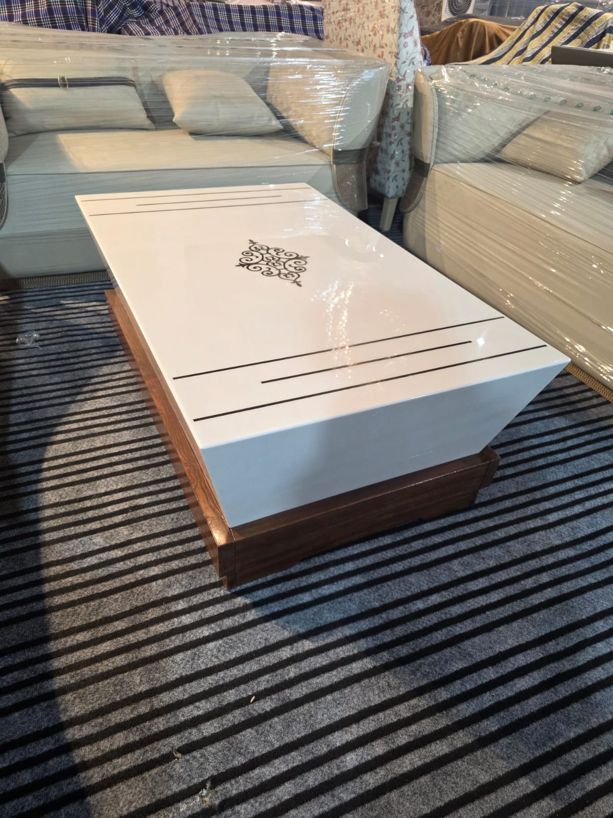 Modern Glossy Center Table with Wooden Base